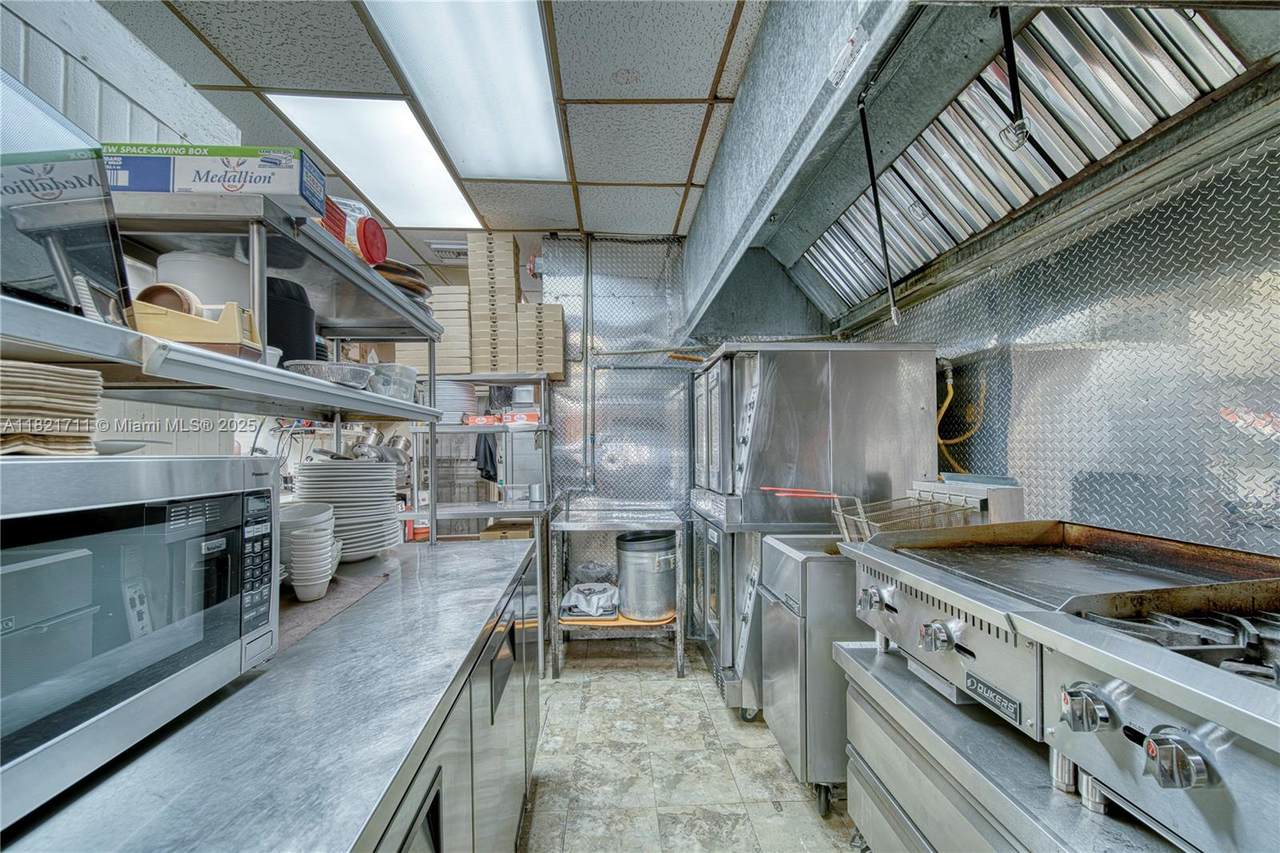 Restaurant For Sale - Photo 1