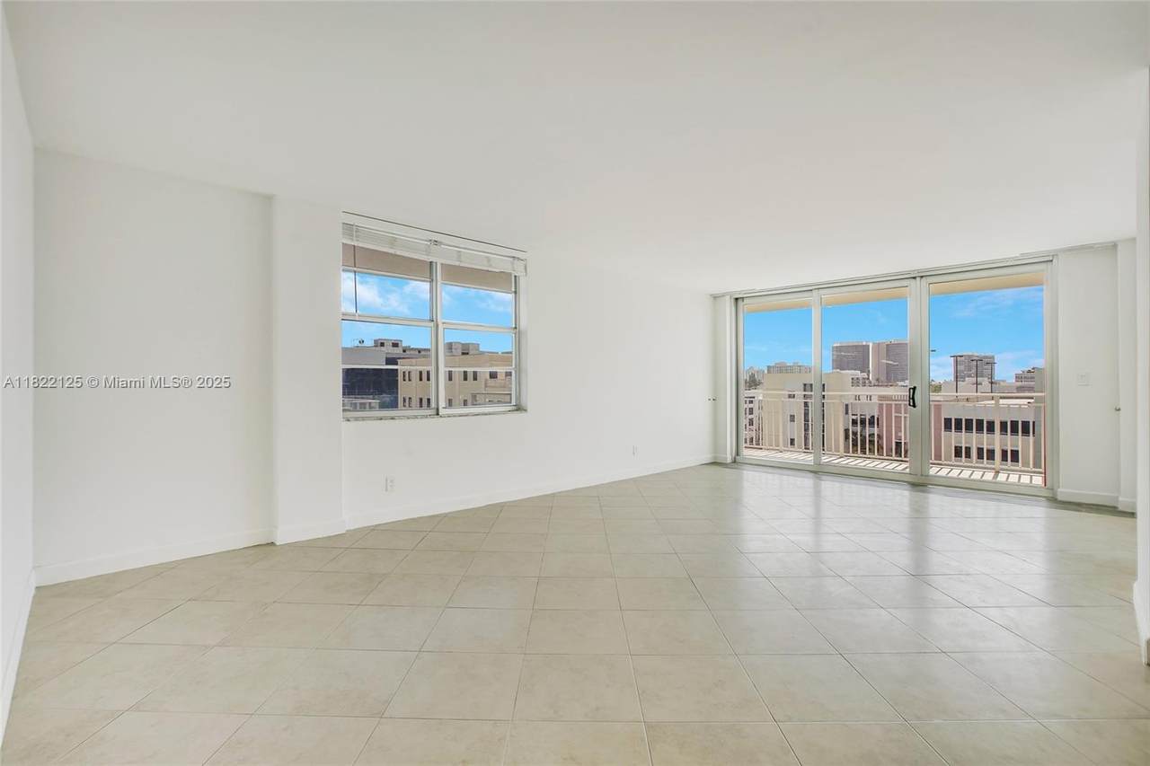 9500 Bay Harbor Dr - Photo 1