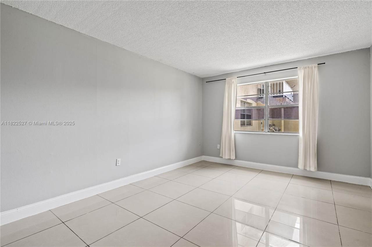 301 177th St - Photo 1