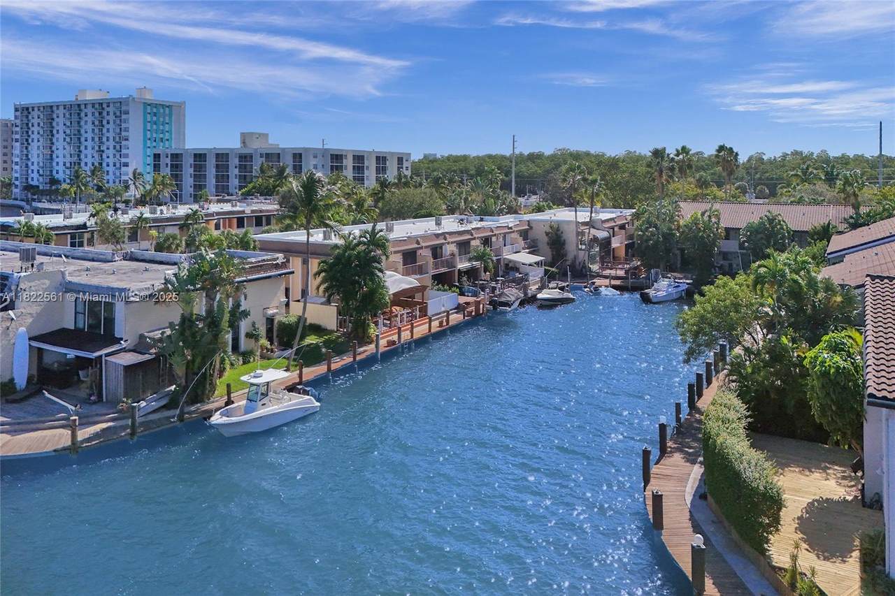 16478 27th Pl - Photo 1