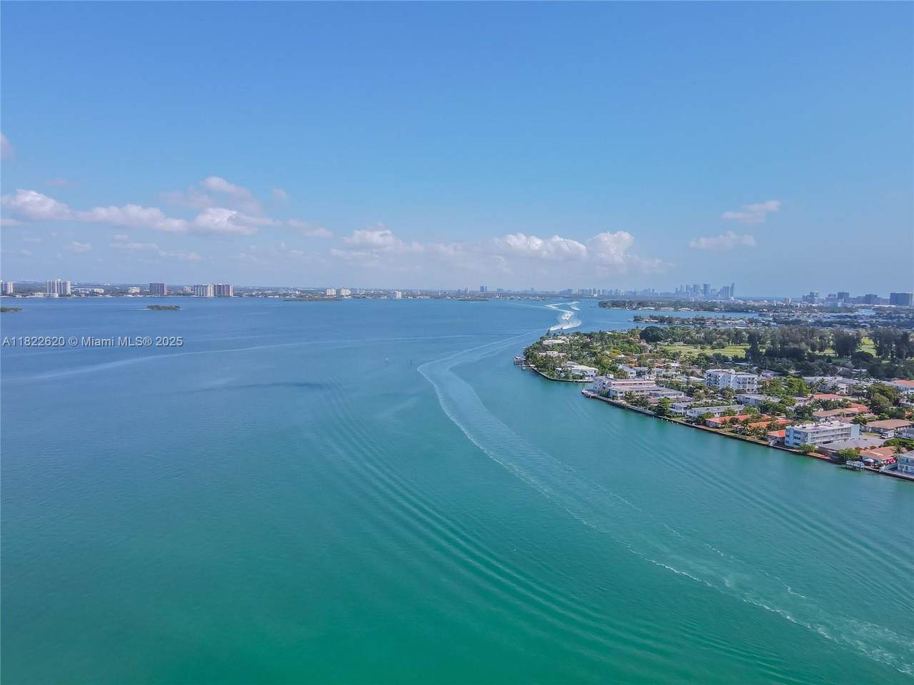 7601 Treasure Dr - Photo 1