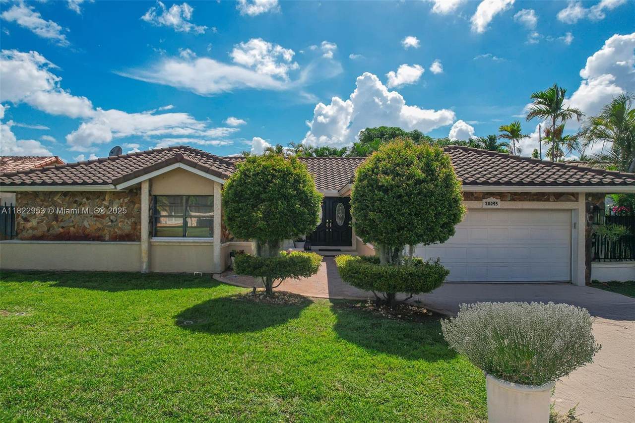 20045 65th Ct - Photo 1