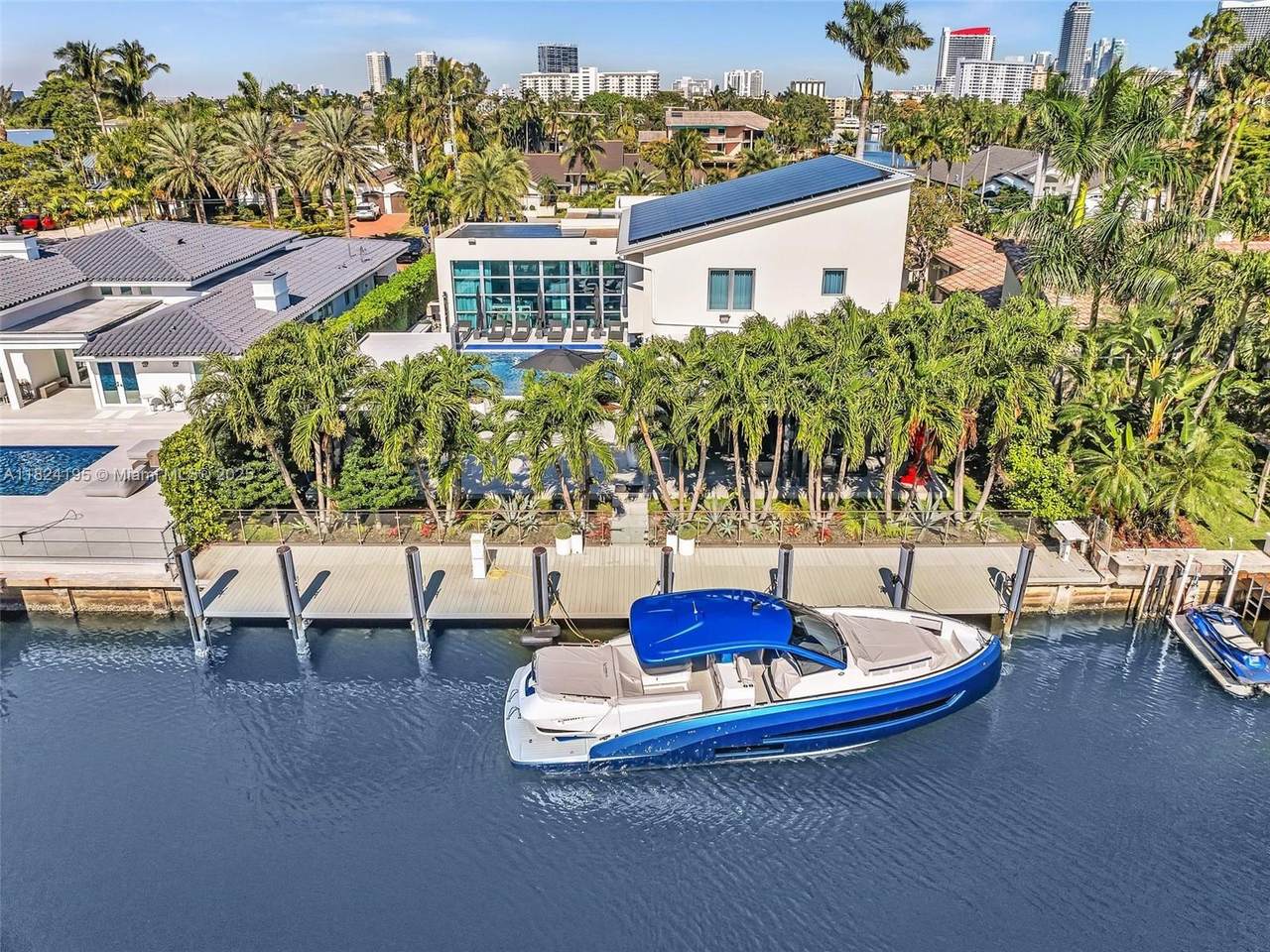 307 Holiday Dr - Photo 1