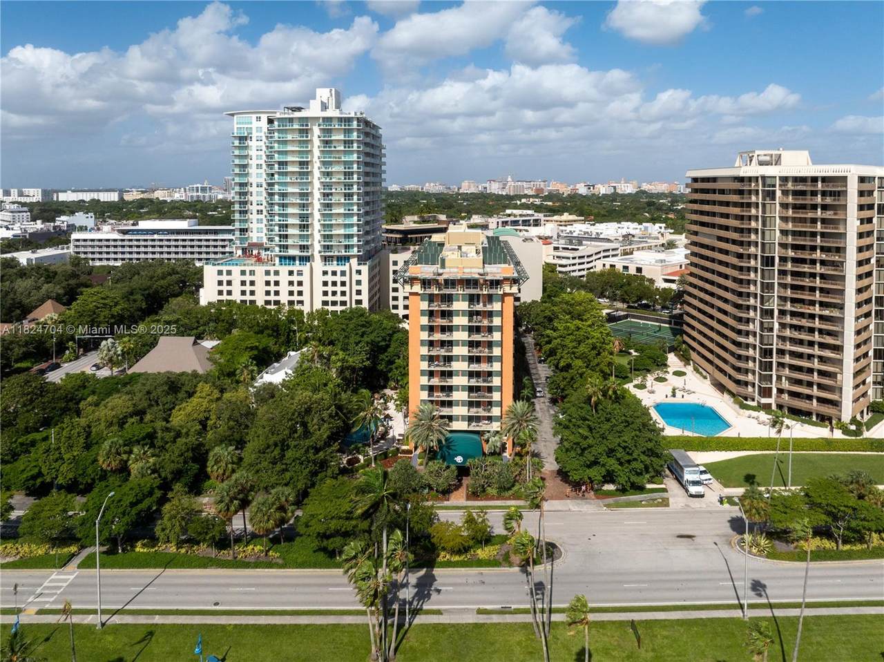 https://bt-photos.global.ssl.fastly.net/miami/1280_boomver_1_A11824704-2.jpg