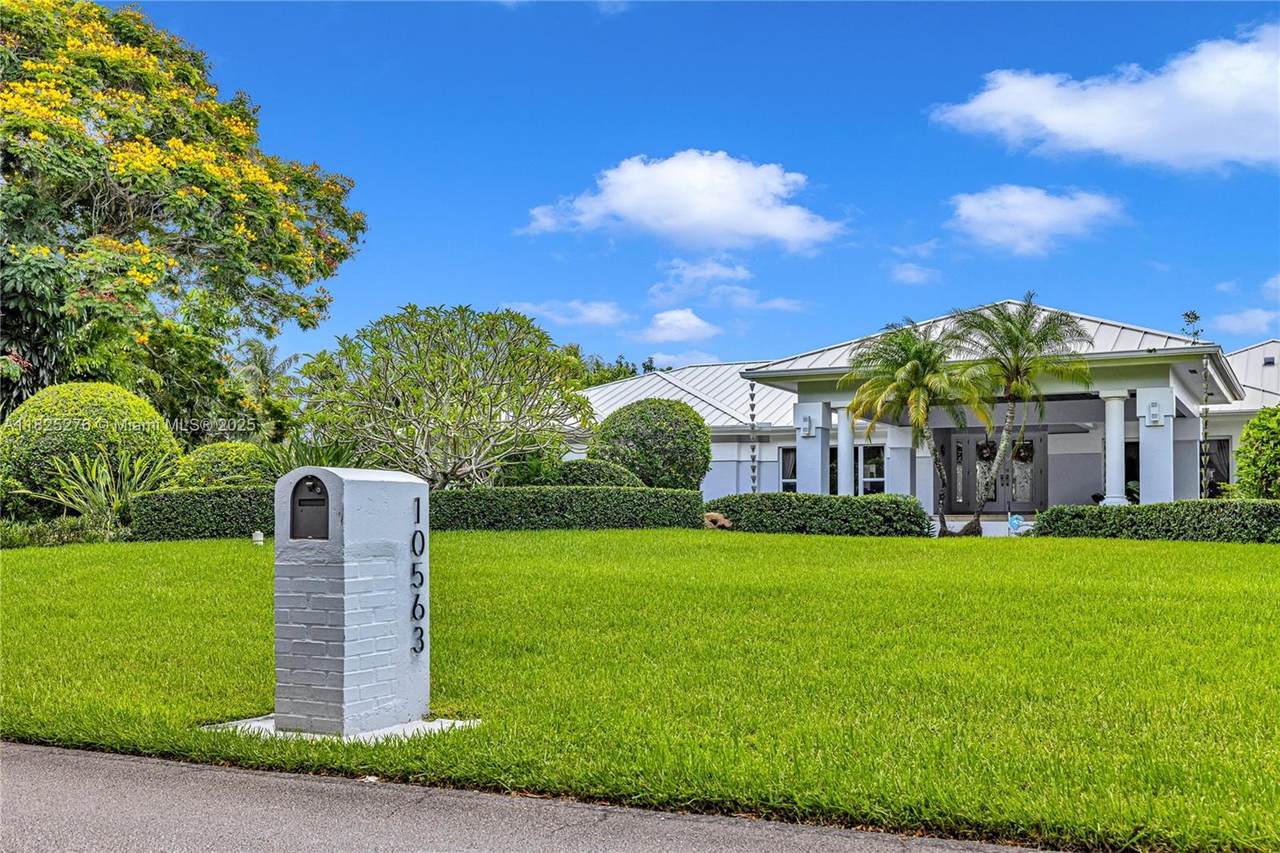 10563 92nd Ave - Photo 1