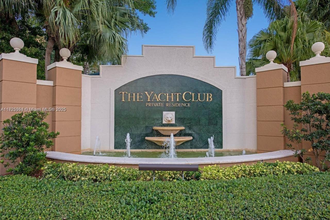19601 Country Club Dr - Photo 1