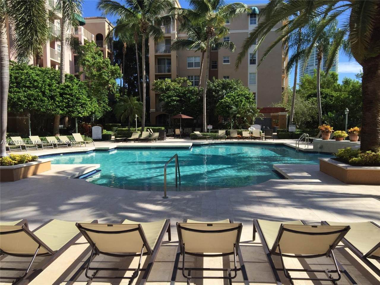 https://bt-photos.global.ssl.fastly.net/miami/1280_boomver_1_A11825354-2.jpg