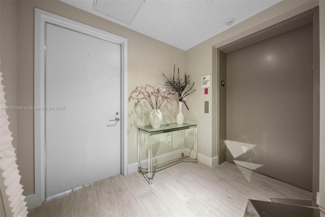 460 28th Street - Photo 1