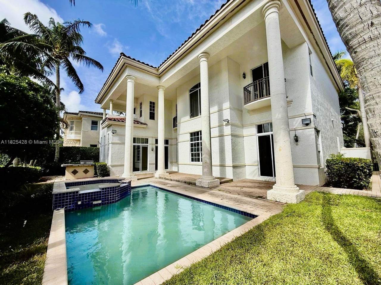 996 Sanibel Dr - Photo 1