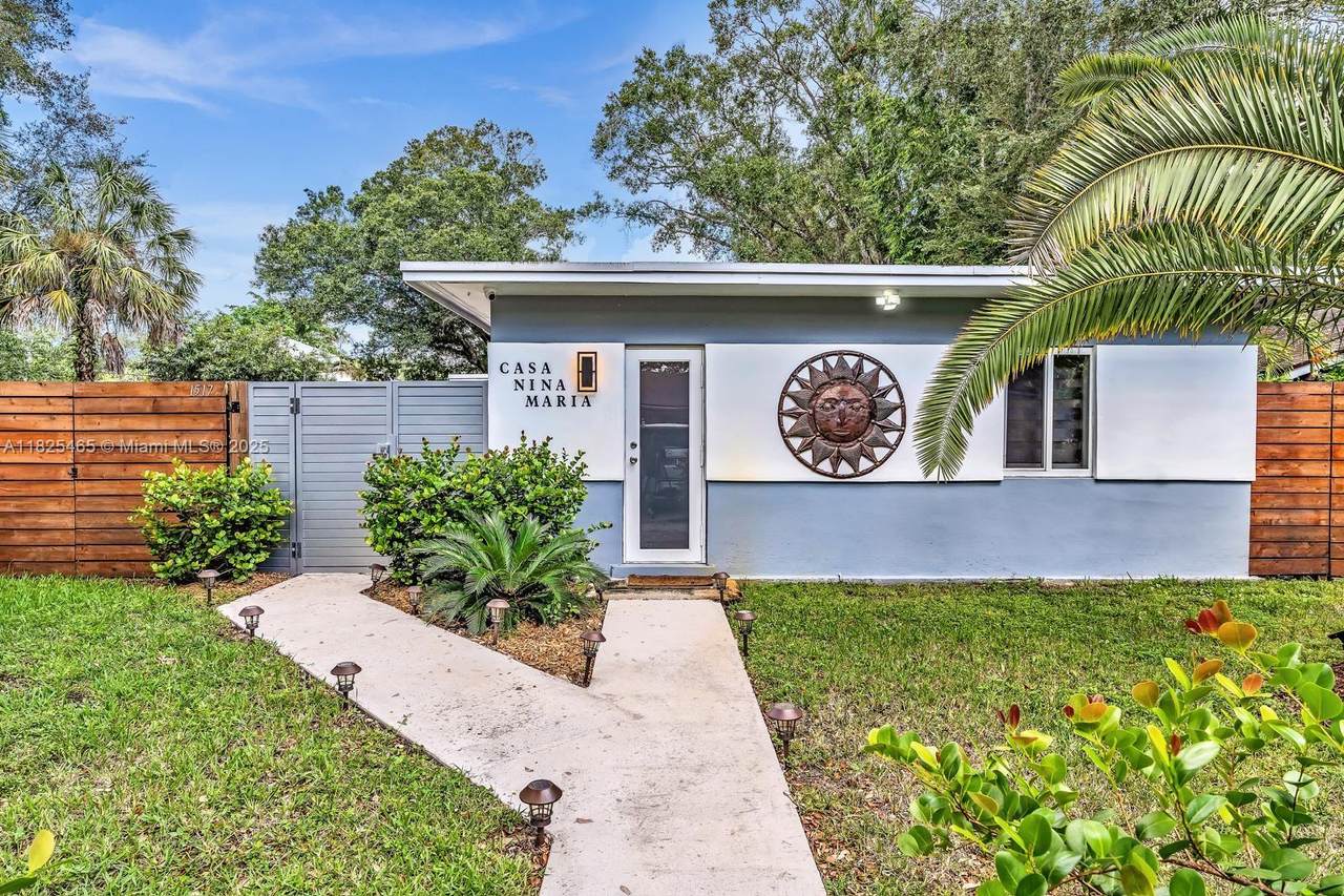 1517 25th St - Photo 1