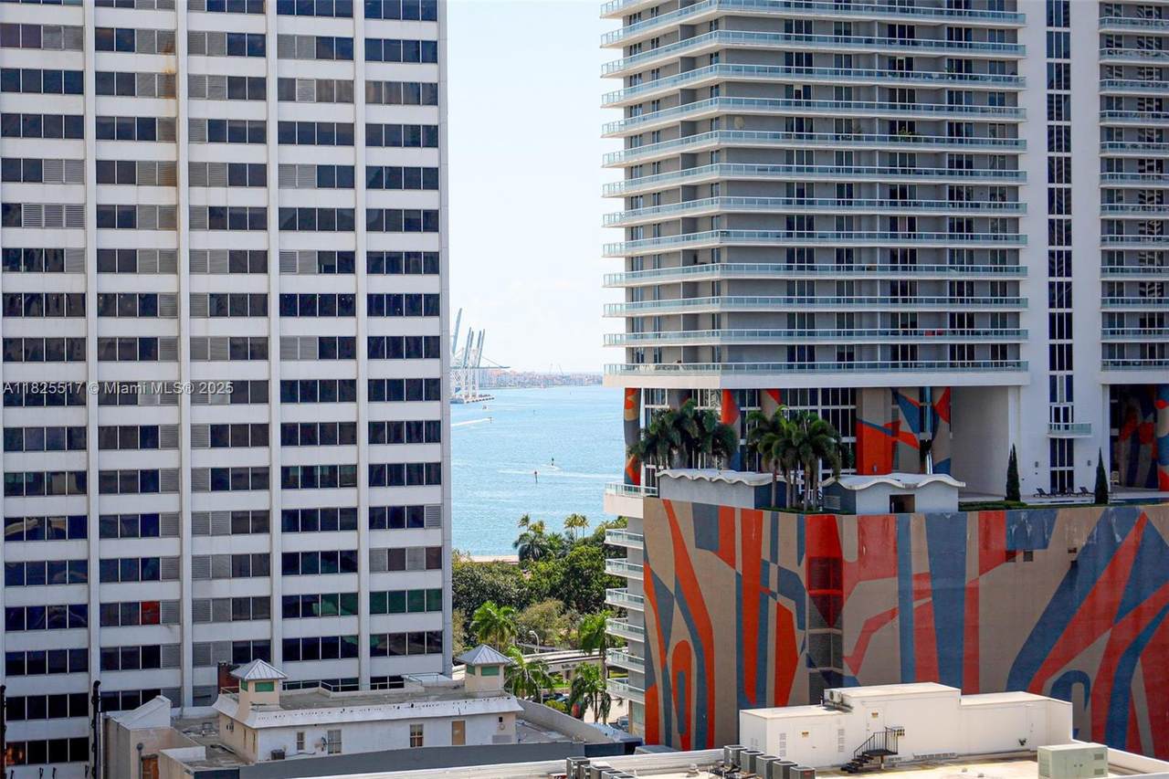 https://bt-photos.global.ssl.fastly.net/miami/1280_boomver_1_A11825517-2.jpg