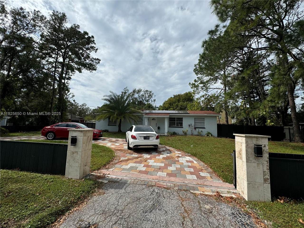 6504 Packwood Ave - Photo 1