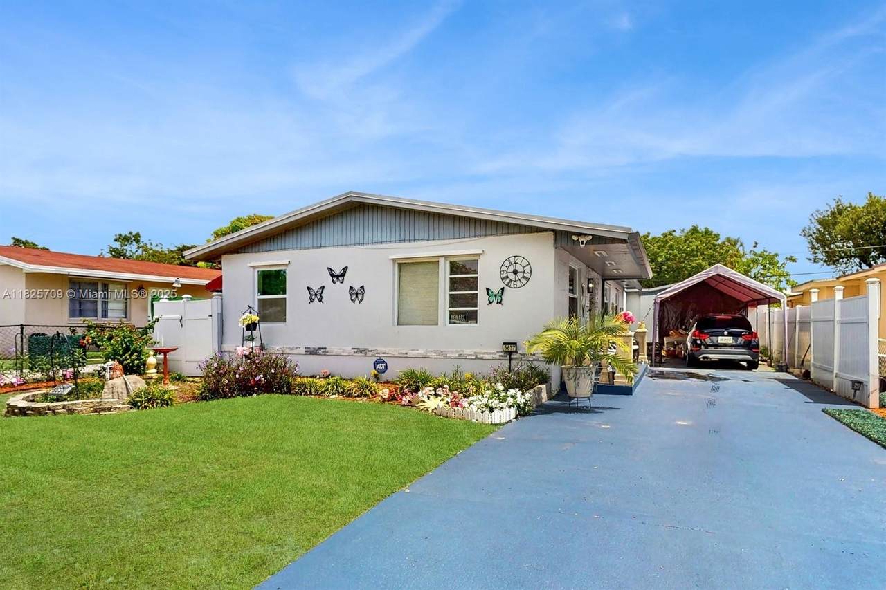 5637 40th St - Photo 1