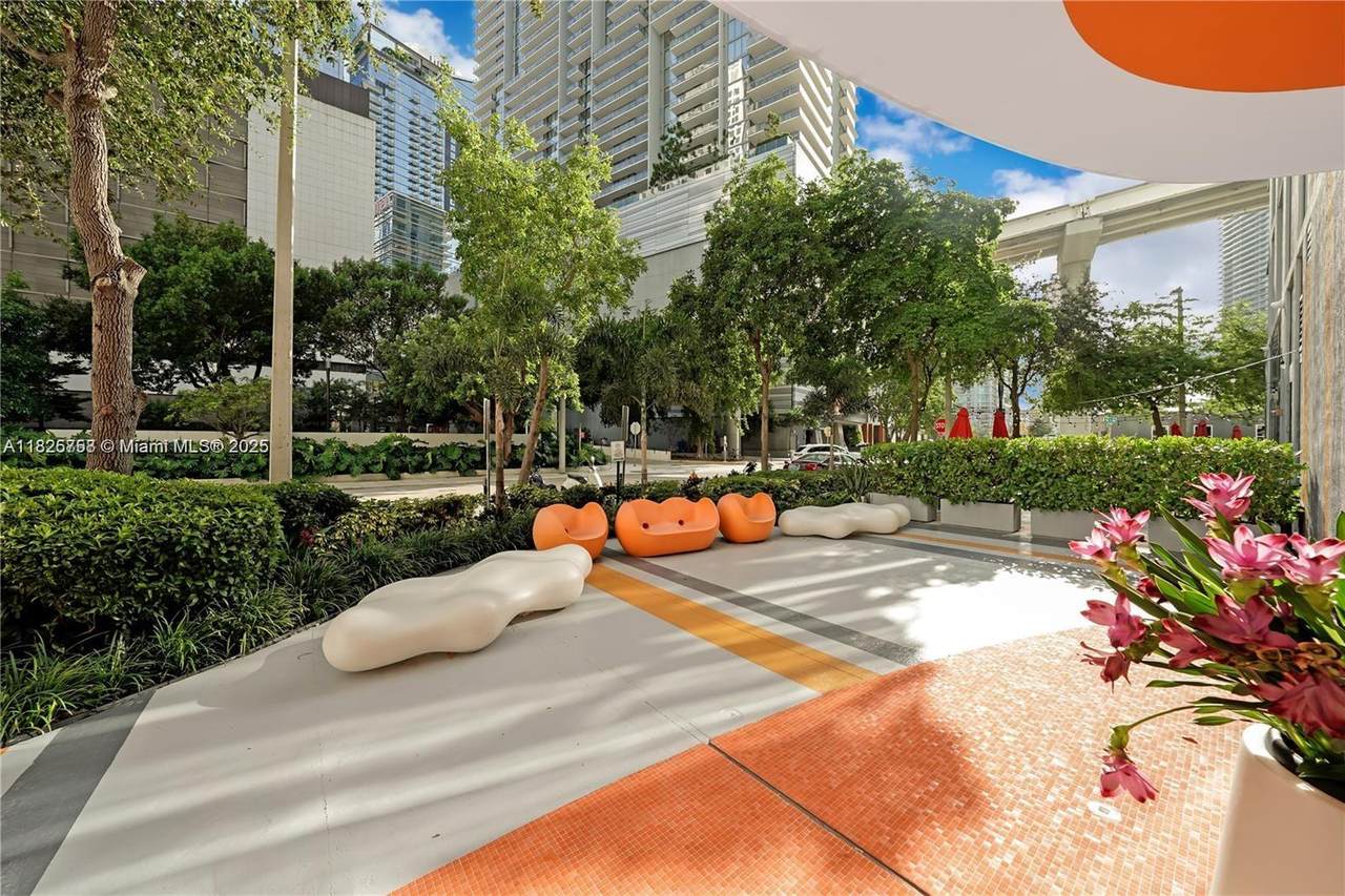 https://bt-photos.global.ssl.fastly.net/miami/1280_boomver_1_A11825758-2.jpg