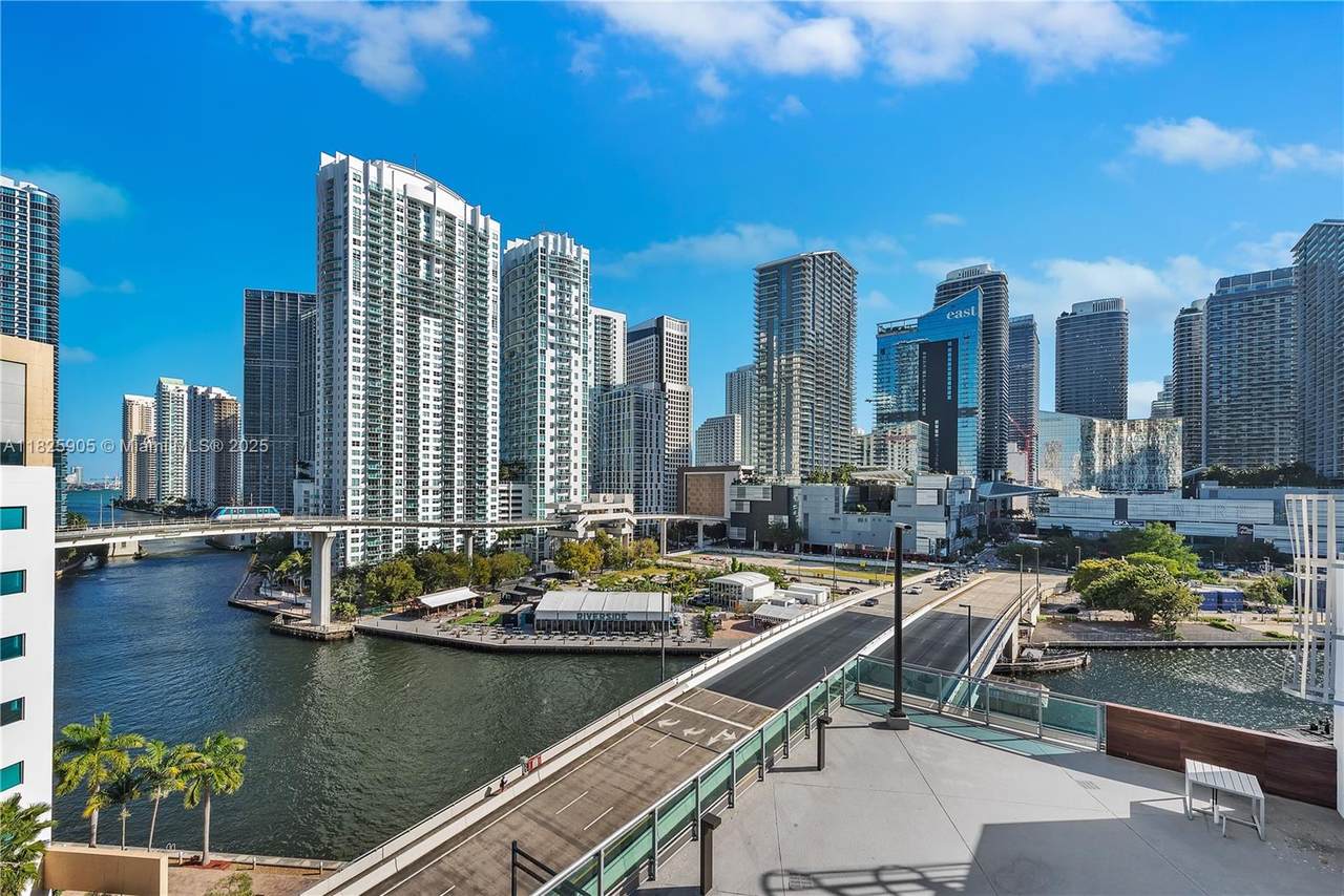 350 Miami Ave - Photo 1