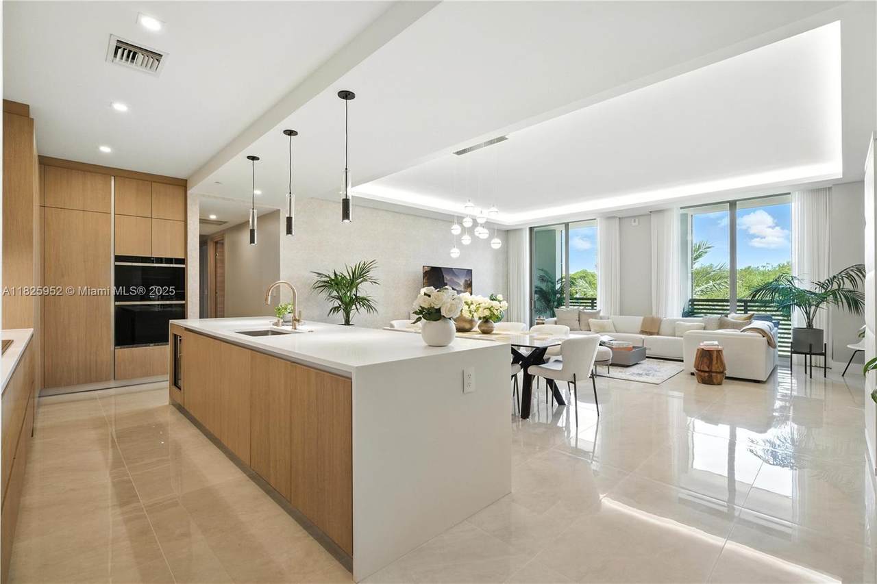 515 Valencia Ave - Photo 1