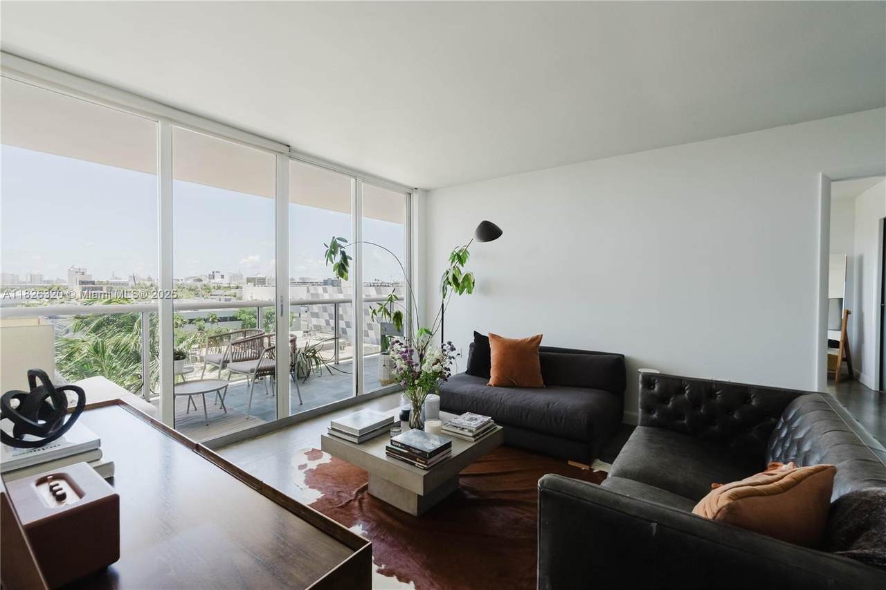 1900 Sunset Harbour Dr - Photo 1