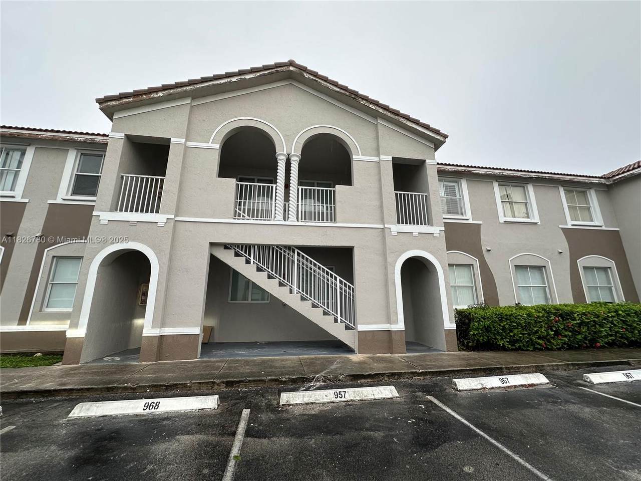 1651 28th Ct - Photo 1