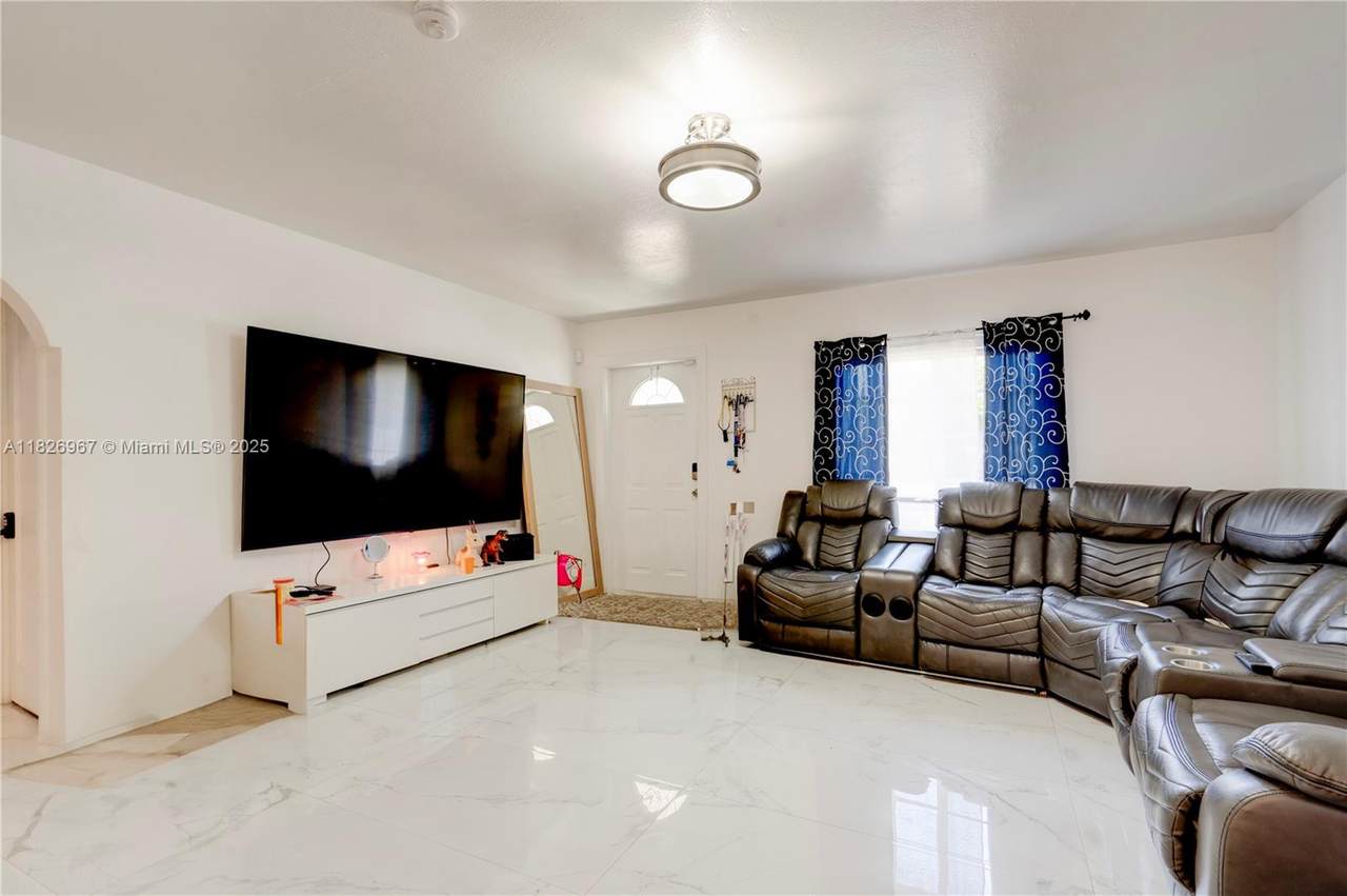 13645 3rd Ave - Photo 1