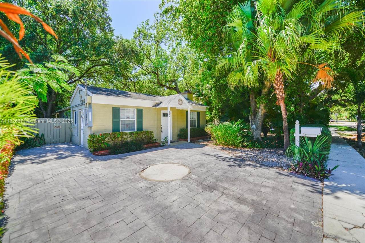 6290 70th St - Photo 1