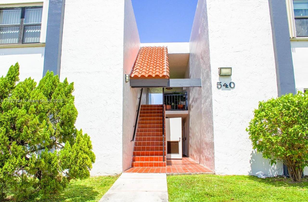 540 Park Dr - Photo 1