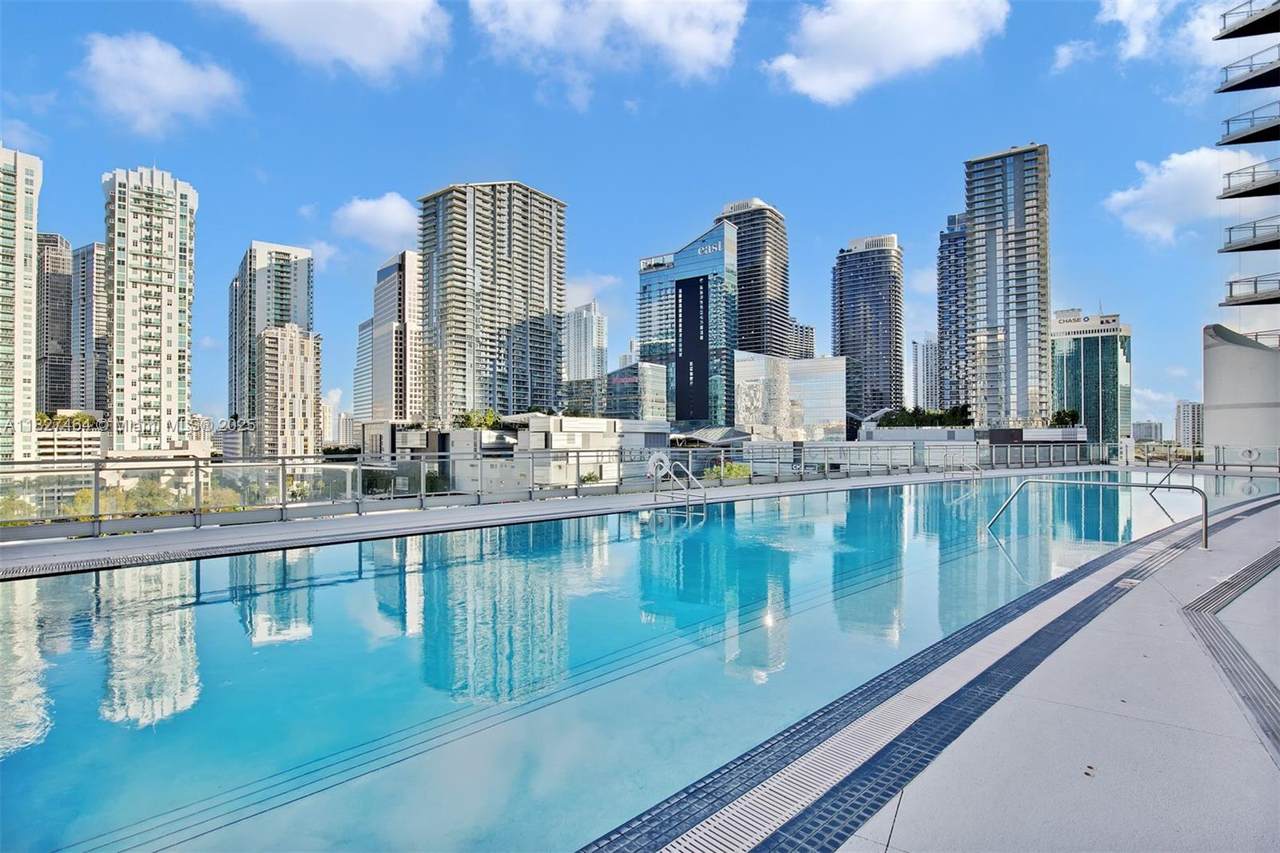 https://bt-photos.global.ssl.fastly.net/miami/1280_boomver_1_A11827464-2.jpg