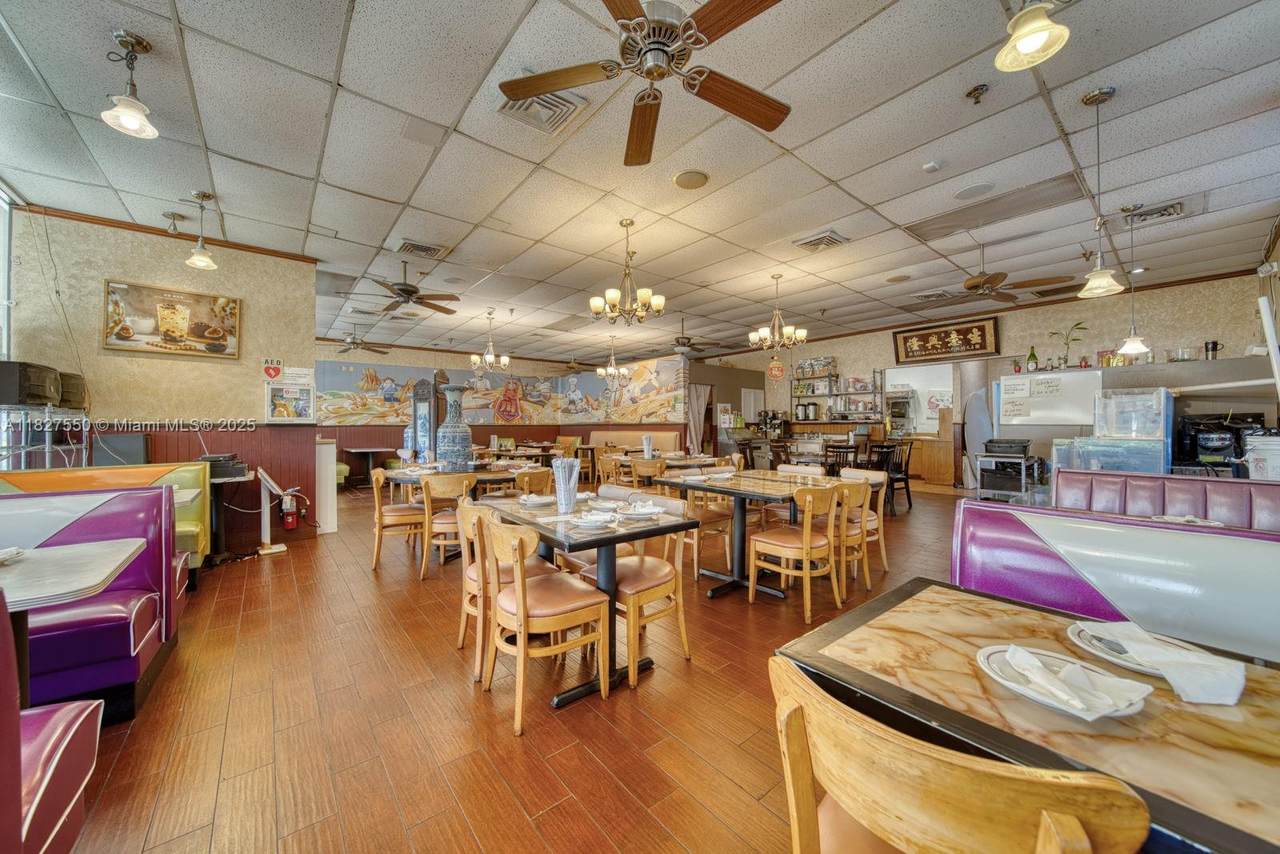 Full-Service Restaurant For Sale In Sunrise - Photo 1