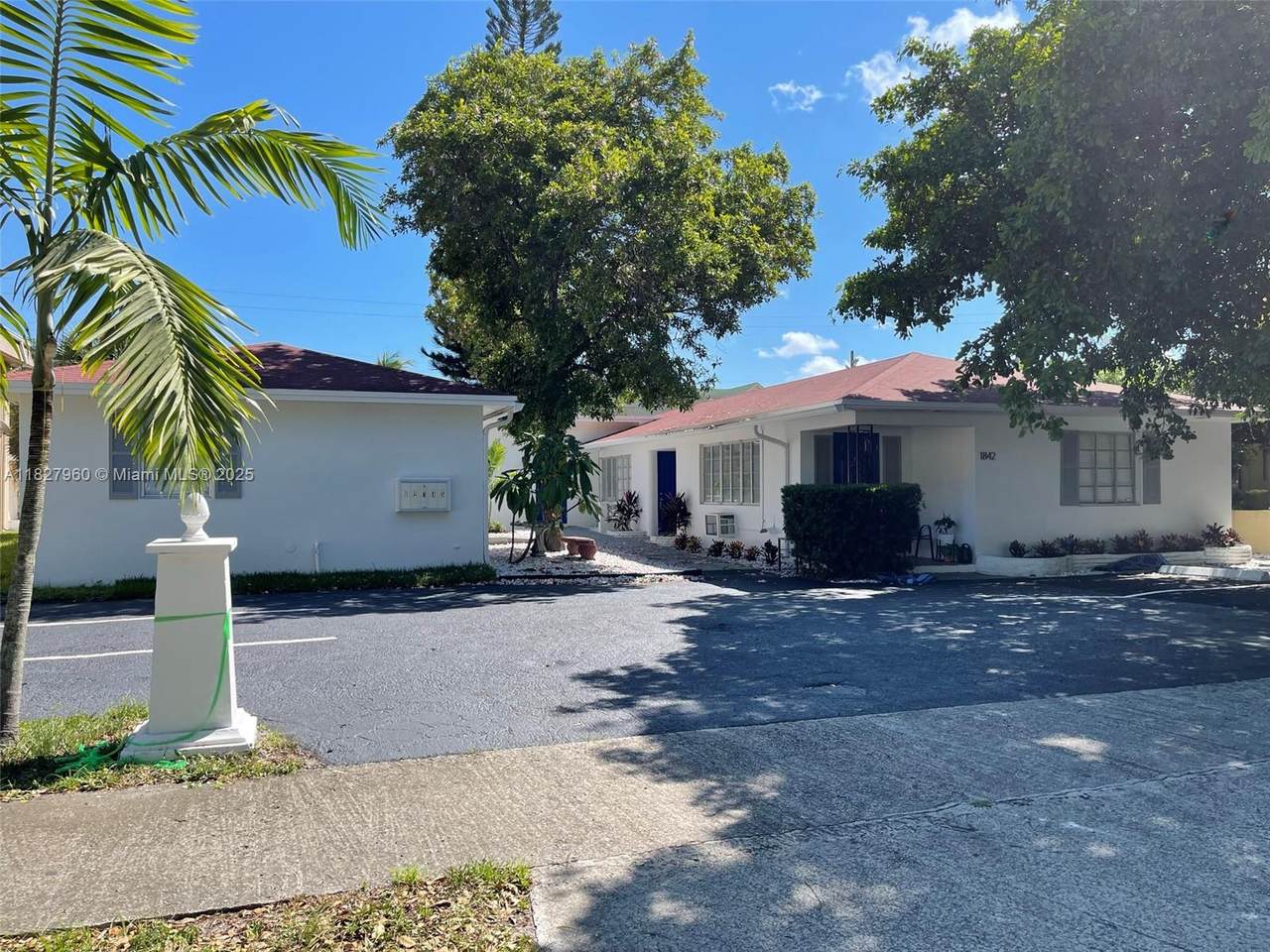 1842 Madison St - Photo 1