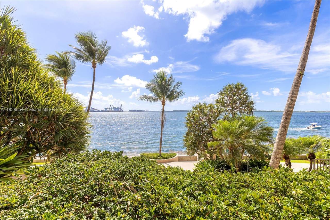 https://bt-photos.global.ssl.fastly.net/miami/1280_boomver_1_A11828054-2.jpg