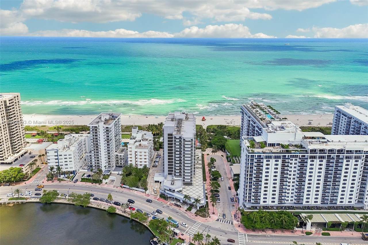 2401 Collins Ave - Photo 1