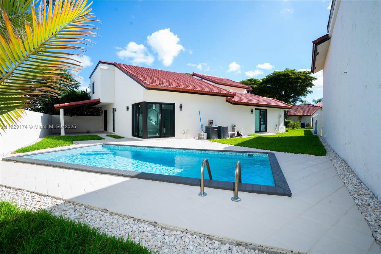 10433 118th Ct - Photo 1