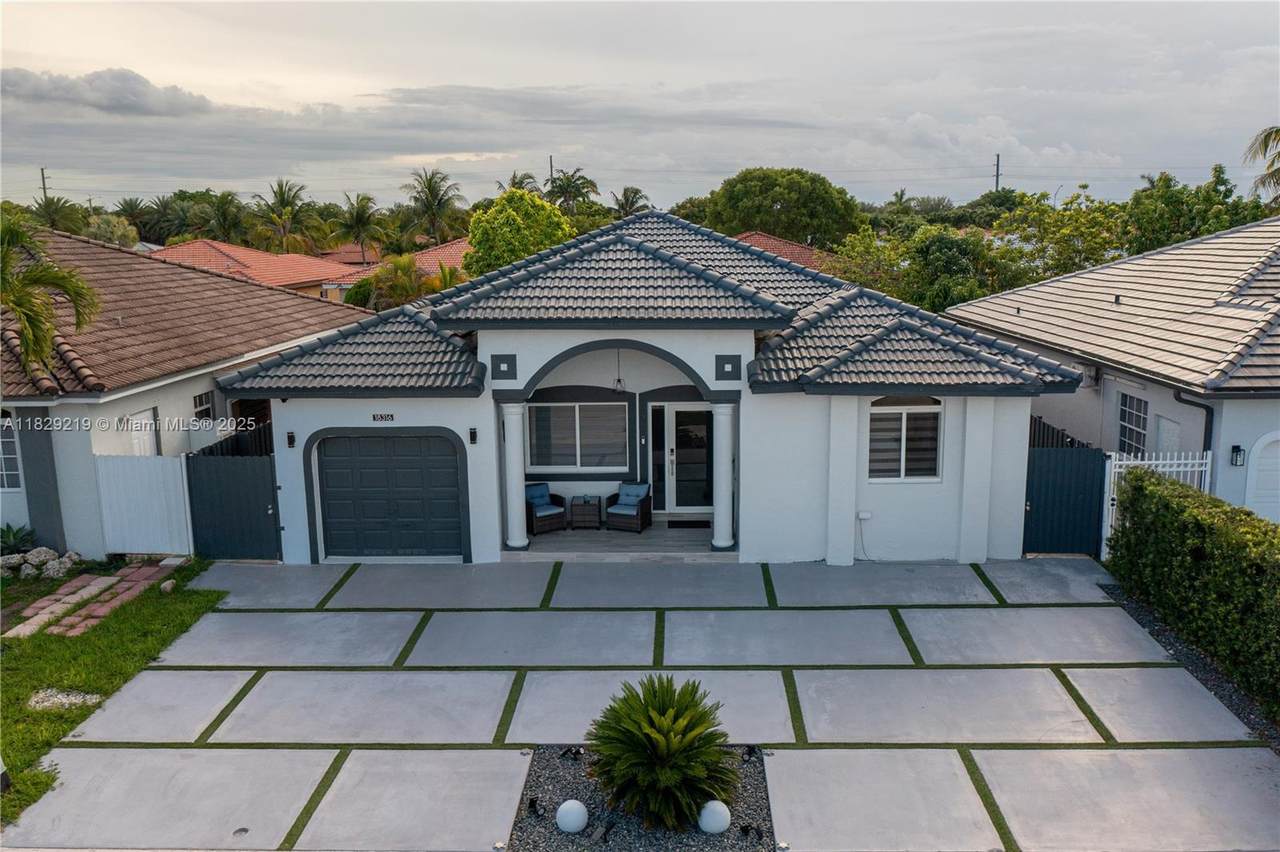 18316 145th Ave - Photo 1