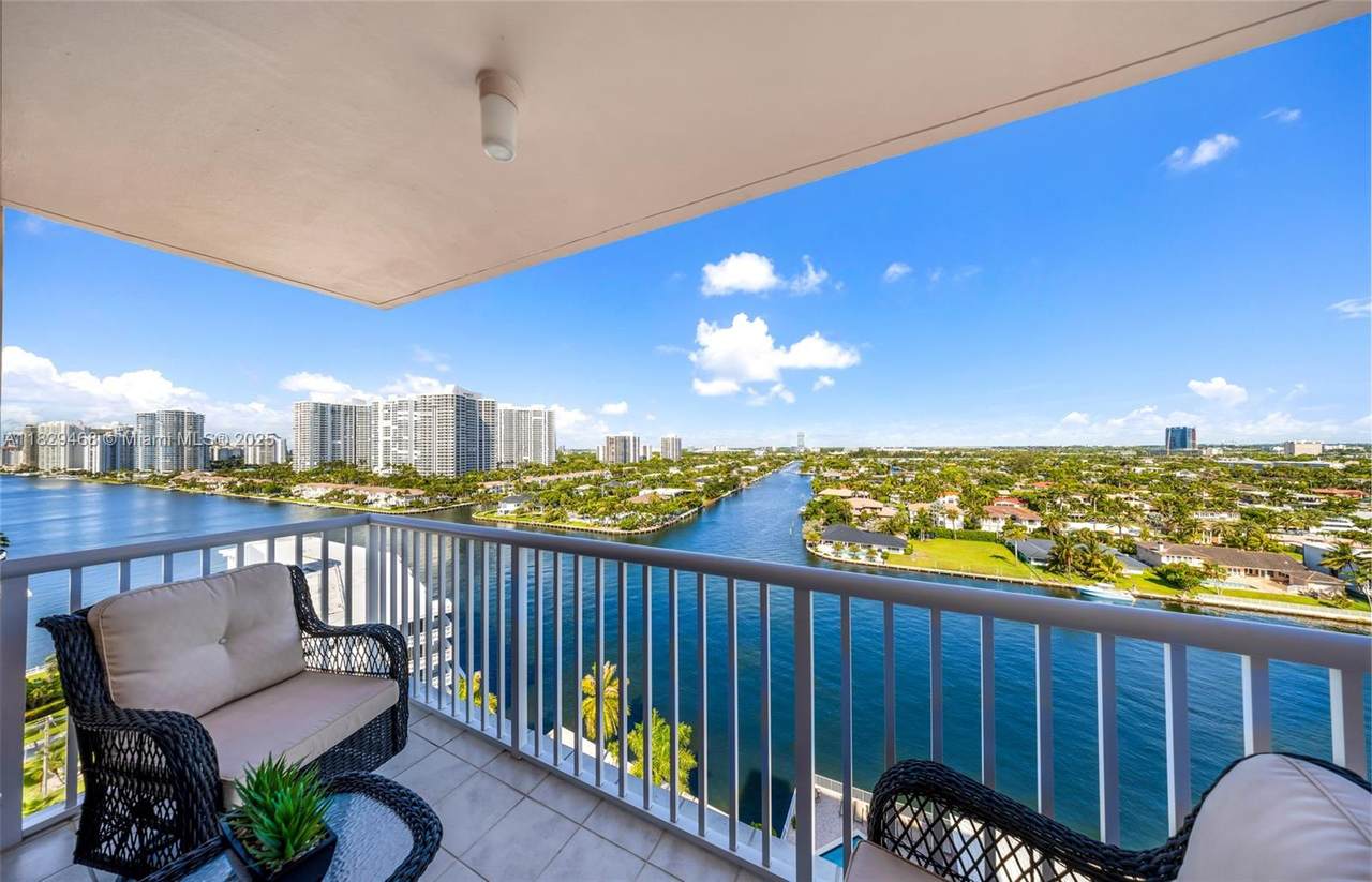 3161 Ocean Dr - Photo 1