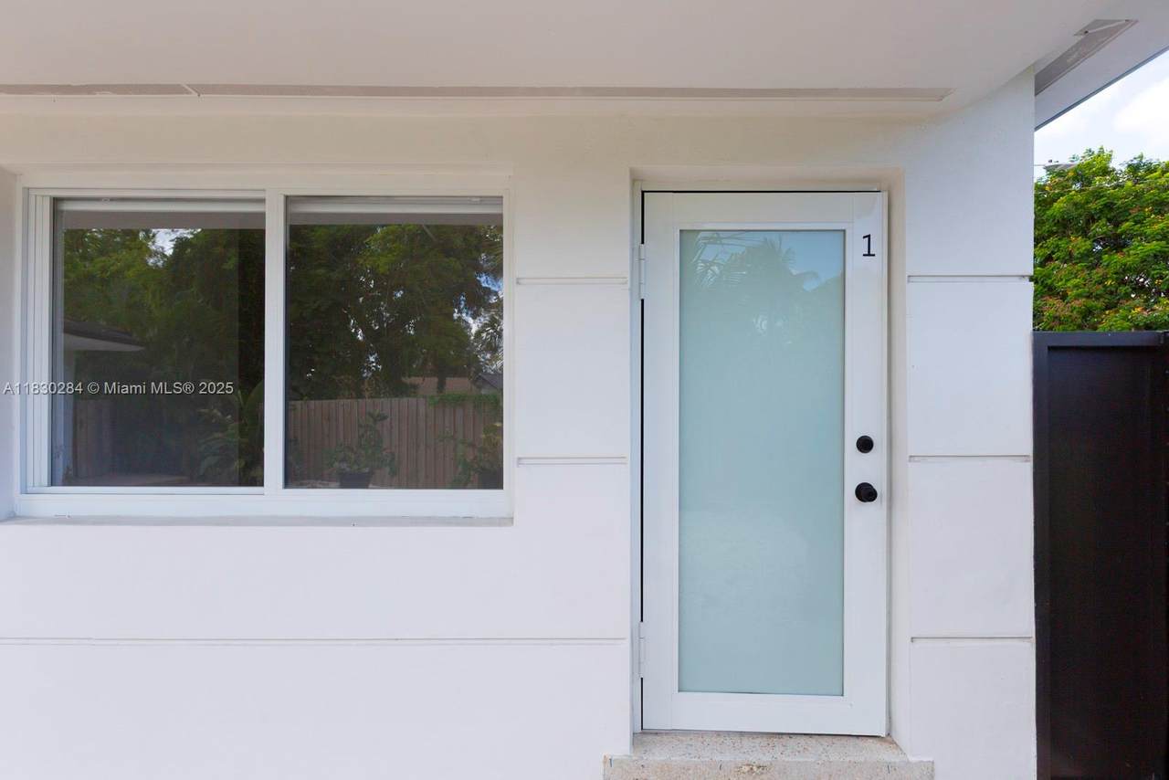 7800 10th Ct - Photo 1