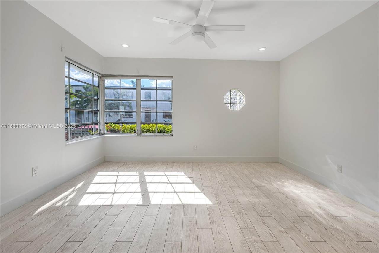 905 Michigan Ave - Photo 1