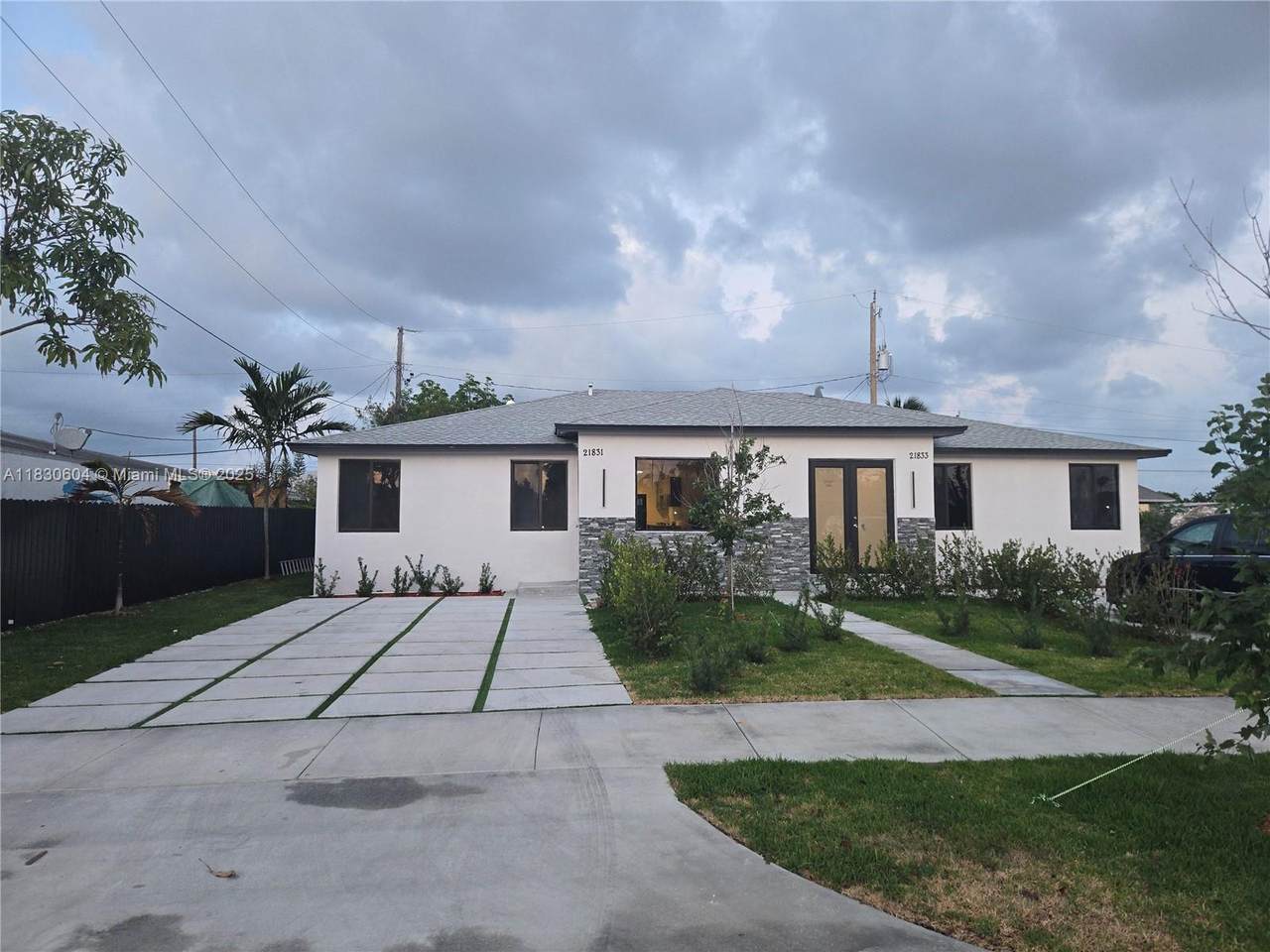 21831 109 CT - Photo 1