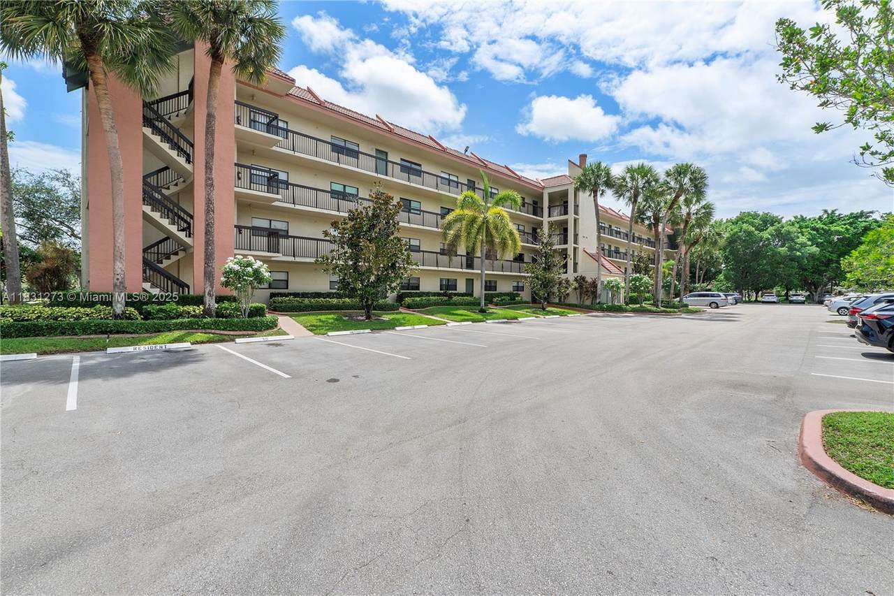 1706 Hammock Blvd - Photo 1
