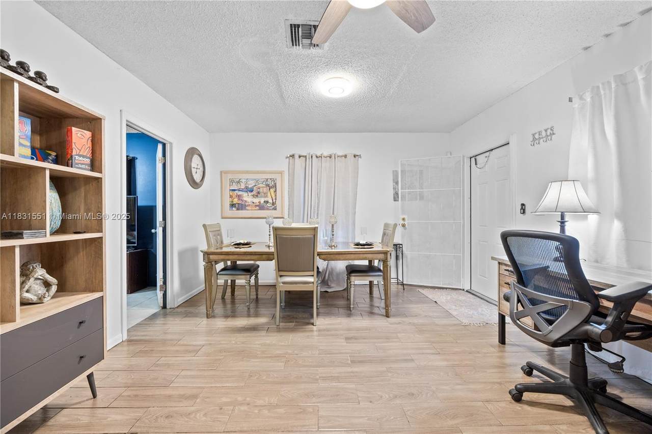 600 99th St - Photo 1