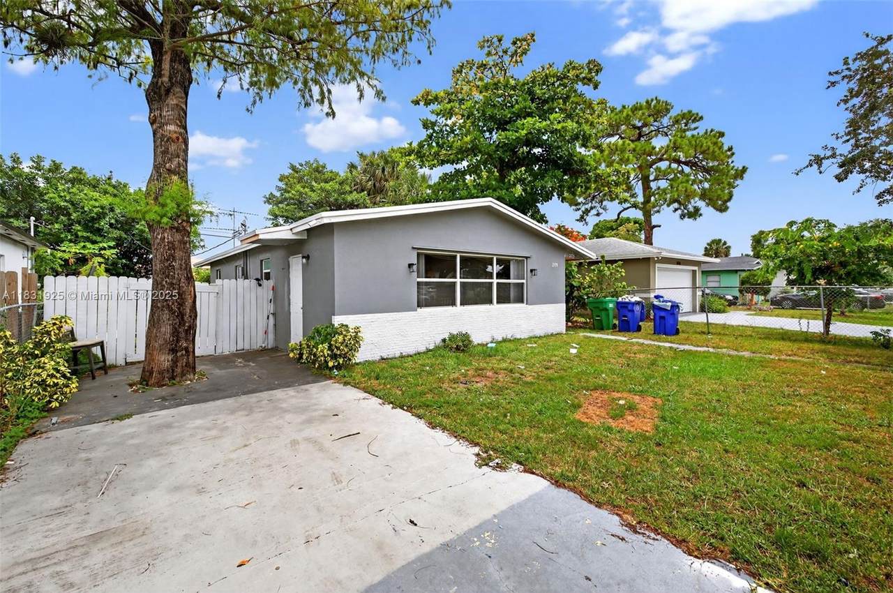 2779 9th Pl - Photo 1