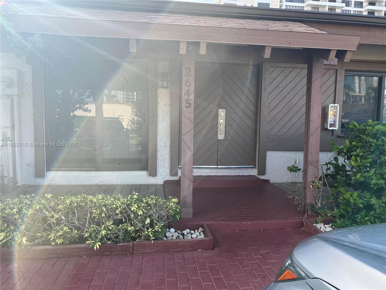 2645 Parkview Dr - Photo 1