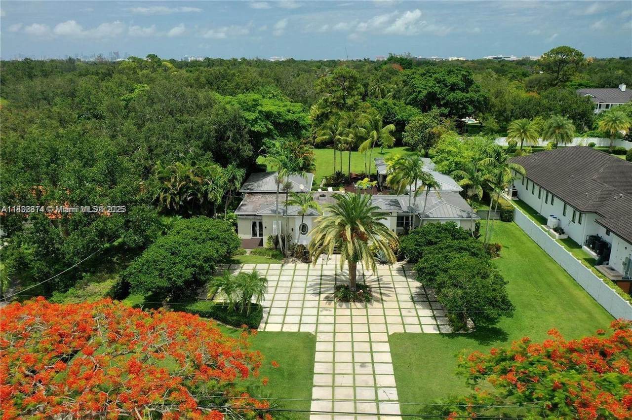 6645 73rd Ct - Photo 1