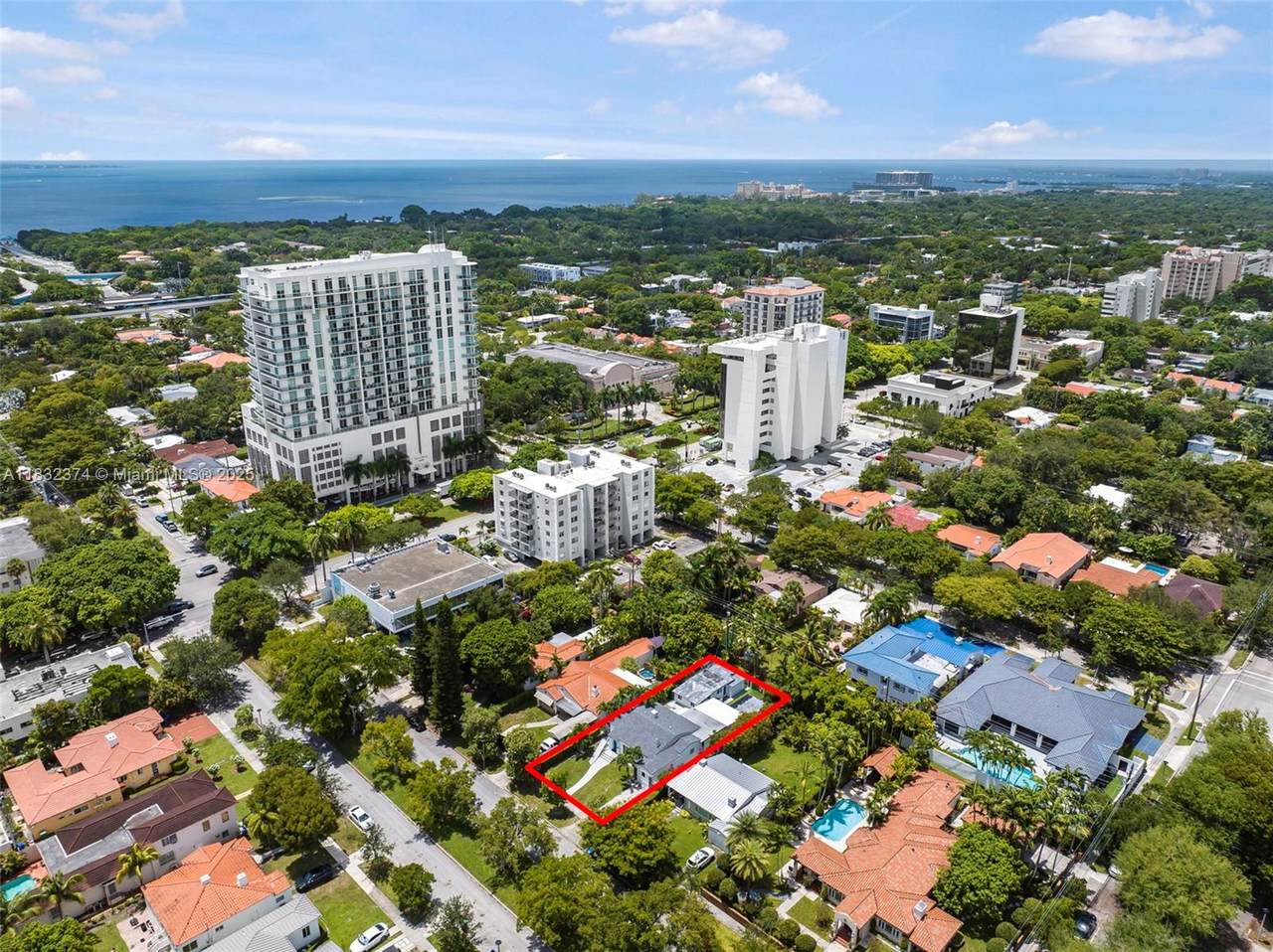 https://bt-photos.global.ssl.fastly.net/miami/1280_boomver_1_A11832374-2.jpg