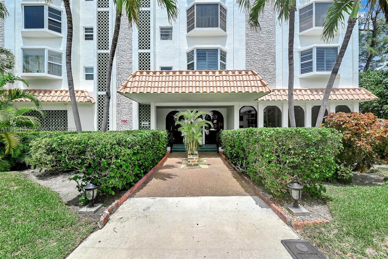 9341 Bay Harbor Dr - Photo 1