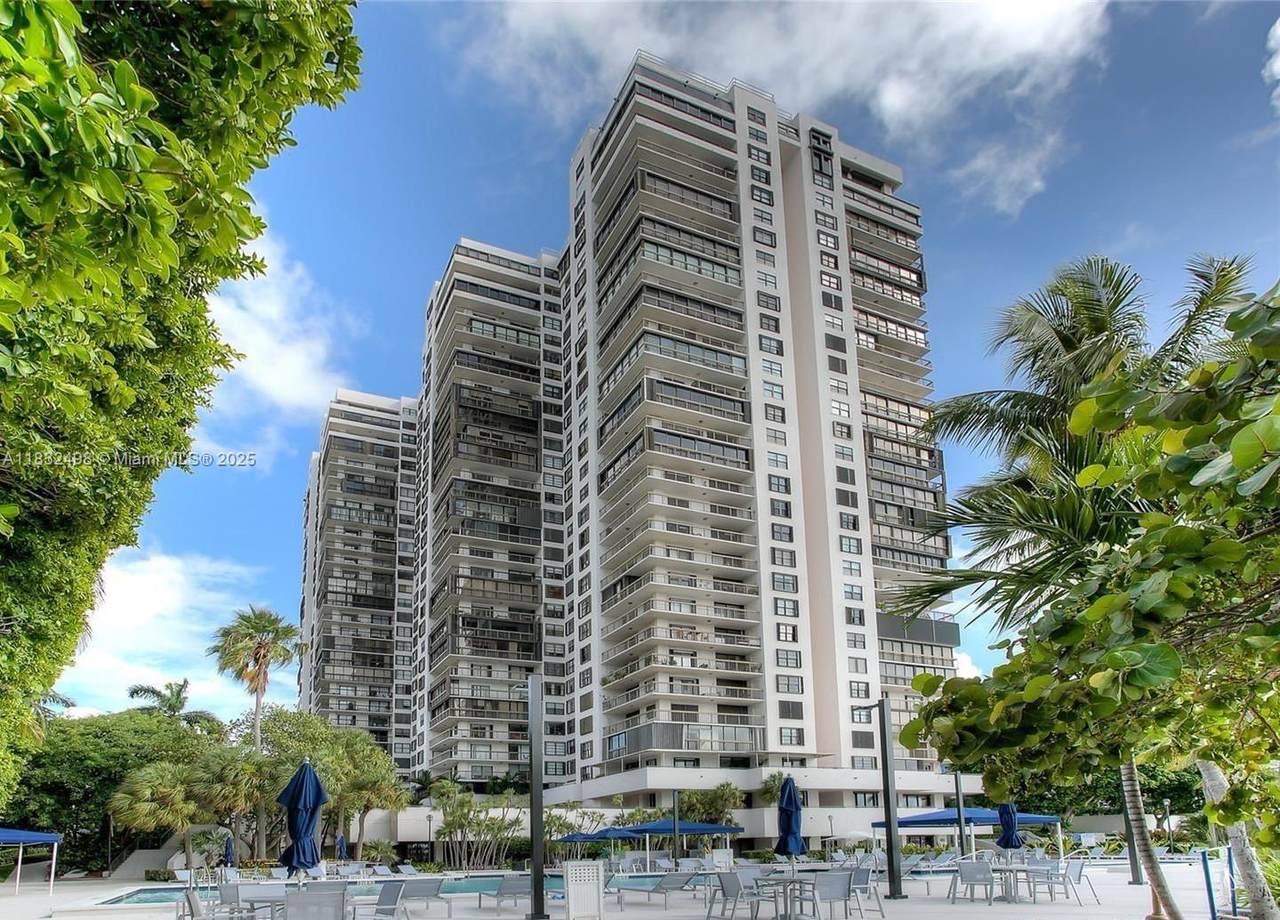 2333 Brickell Ave - Photo 1