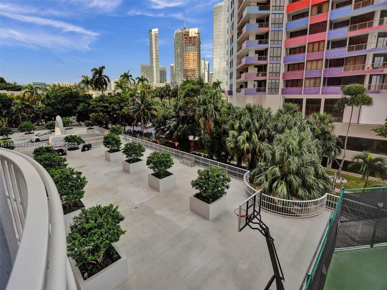 https://bt-photos.global.ssl.fastly.net/miami/1280_boomver_1_A11833093-2.jpg