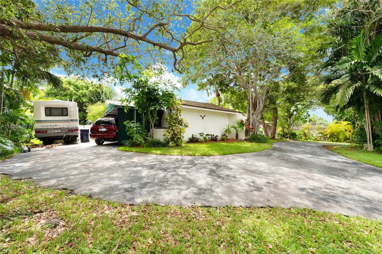https://bt-photos.global.ssl.fastly.net/miami/1280_boomver_1_A11833190-2.jpg