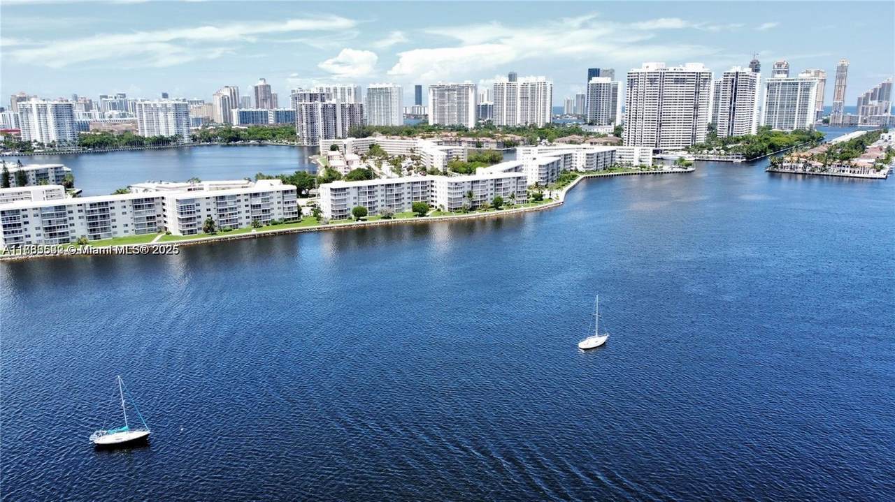 2903 Point East Dr - Photo 1