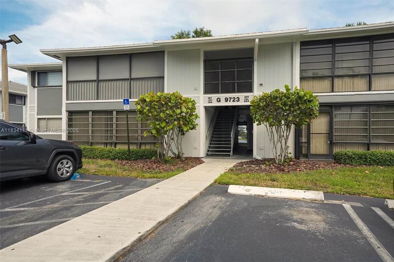 9723 Hammocks Blvd - Photo 1