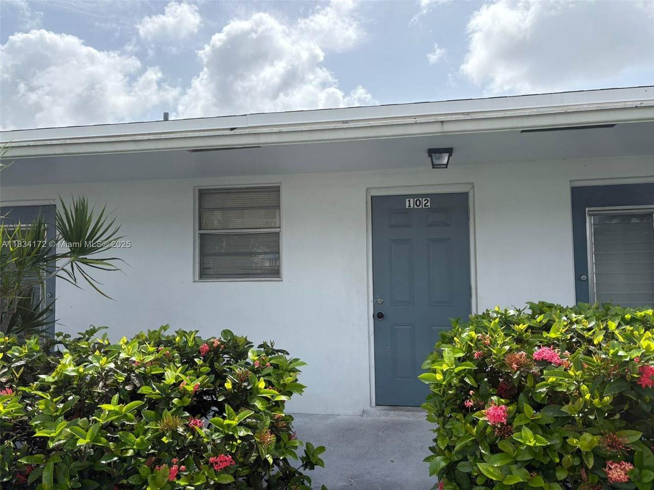 6540 Winfield Blvd - Photo 1
