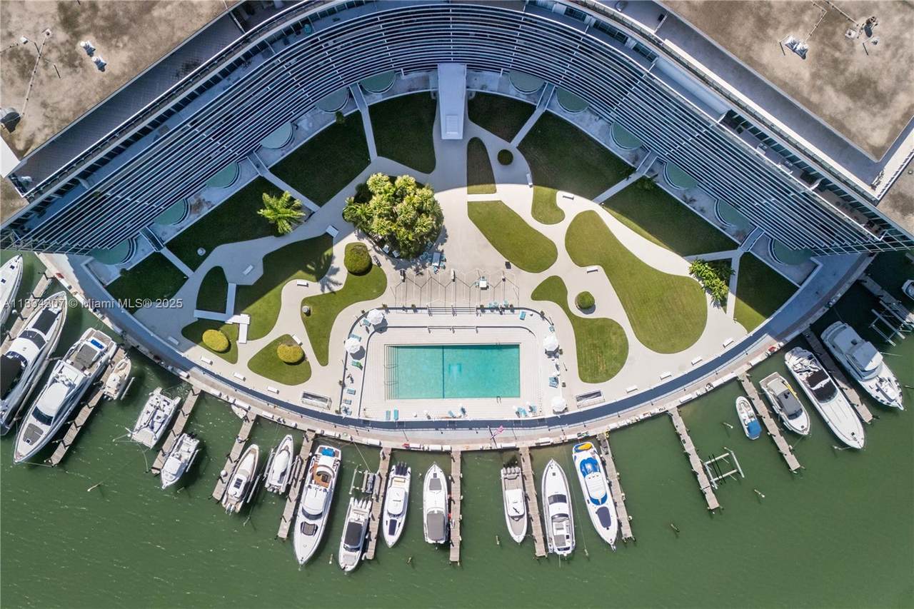 900 Bay Dr - Photo 1